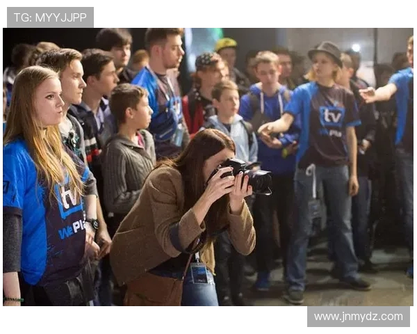 WE战队在DOTA2赛场的整体压制表现与战略得失分析