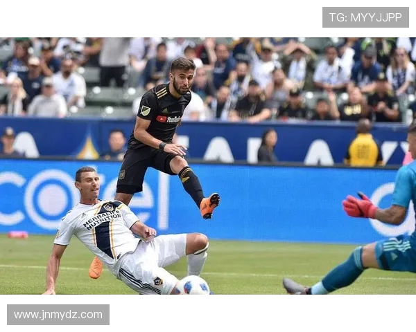 休斯顿迪纳摩迎战肯萨斯竞技双方争夺美职联关键积分