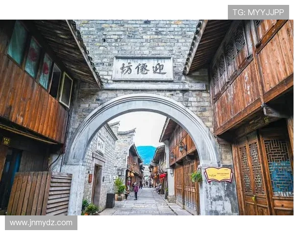 古兰尼与隆迪那的激烈对决揭示足球战术与团队合作的魅力