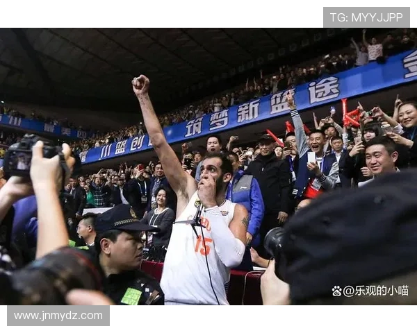 掘金与快船微博热议赛季对决球迷观点引发关注