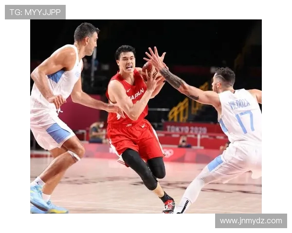 曼塔队与亚国民队激战正酣谁能在这场对决中笑到最后