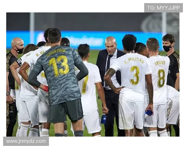 皇马主场迎战格拉纳达争夺西甲积分榜关键战役 皇马主场迎战格拉纳达争夺西甲积分榜关键战役