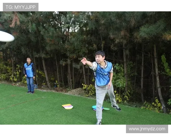 飞盘热潮来袭:深入了解北京飞盘队的极速魅力与训练秘籍 飞盘热潮来袭:深入了解北京飞盘队的极速魅力与训练秘籍