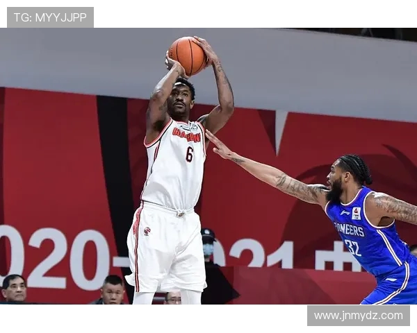 马尚布鲁克斯：从篮球场上的明星到生活中的励志榜样