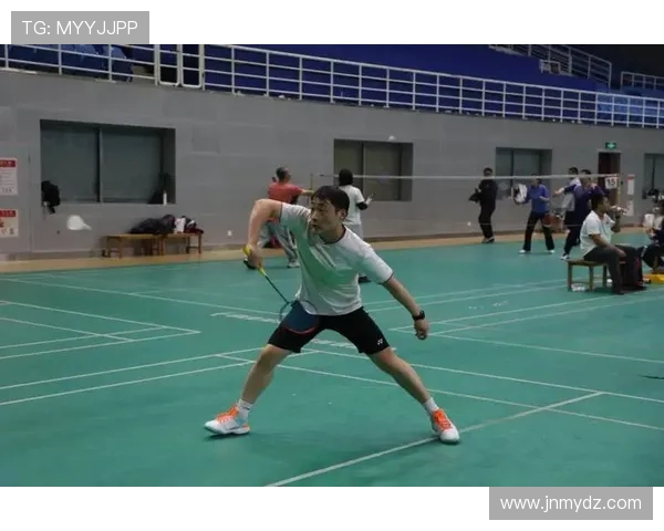 武汉羽毛球队默契配合探秘：团队协作如何助力竞技水平提升