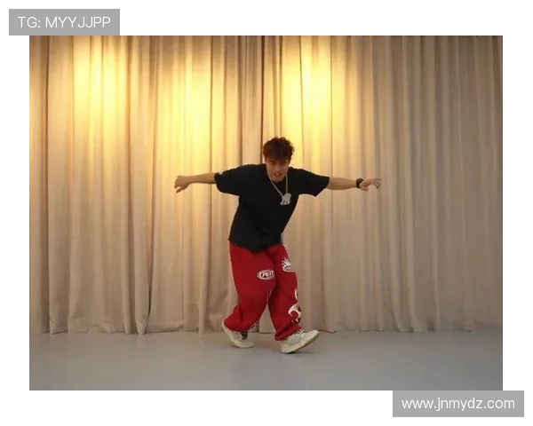 深圳街舞队技术探讨：如何提升街舞技巧与团队协作能力