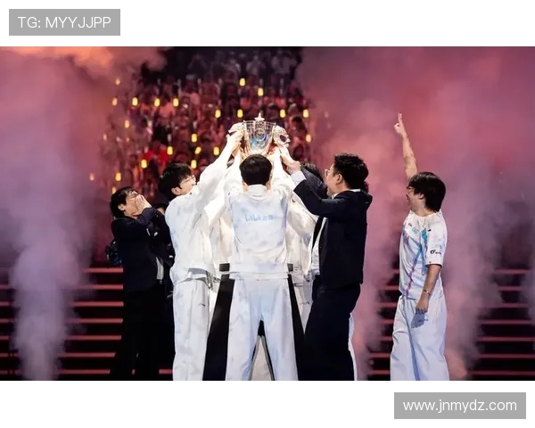 英雄联盟传奇篇章：见证BLG逆袭之路的辉煌与坚持